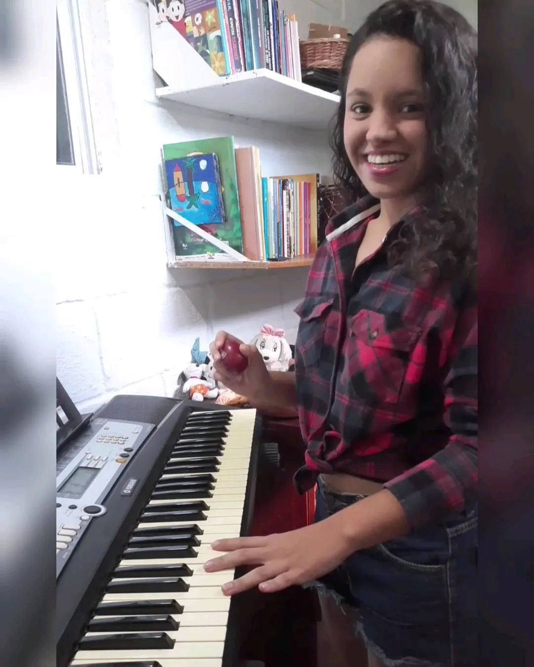 Victoria ao teclado